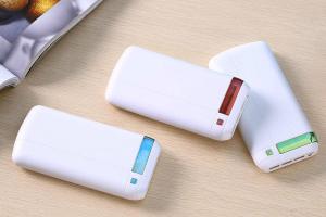 6858de81db326.jpg 充电宝.jpg