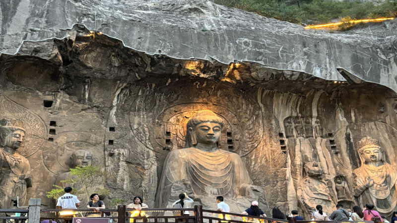68590d30e2742.png 龙门石窟.png
