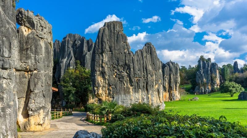 686268ae753d6.jpg 石林.jpg