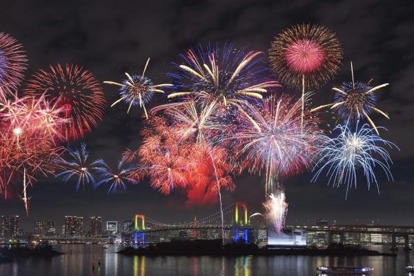 6867886999757.jpg 烟花.jpg